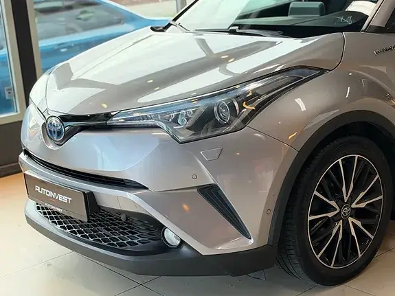 Toyota C-Hr 2017 photo 2