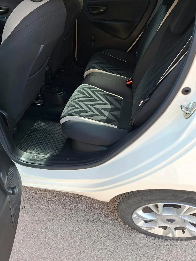 Lancia Ypsilon 2016 photo 5
