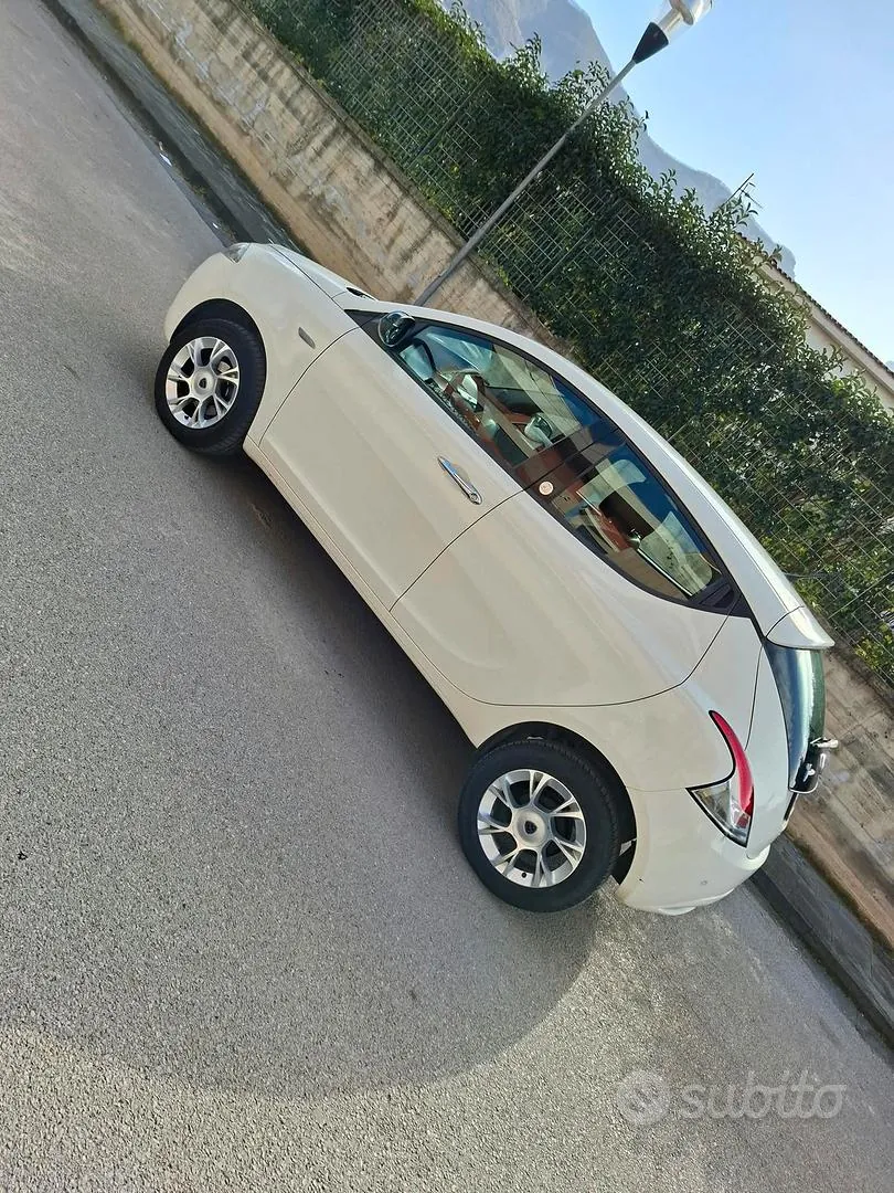 Lancia Ypsilon 2016 photo 4
