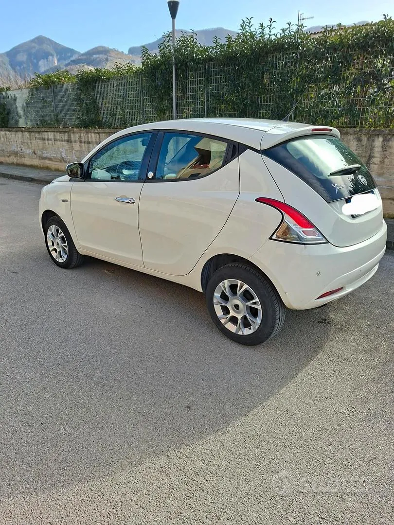 Lancia Ypsilon 2016 photo 3