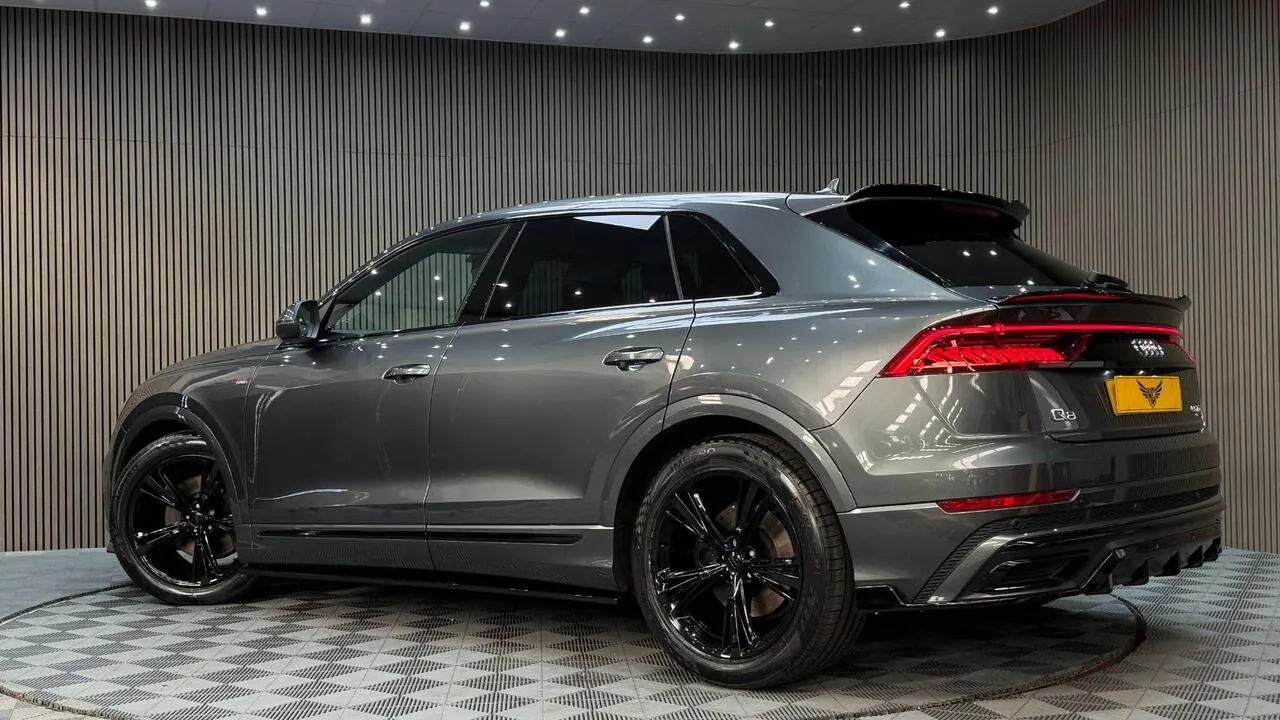 Audi Q8 2019 photo 2