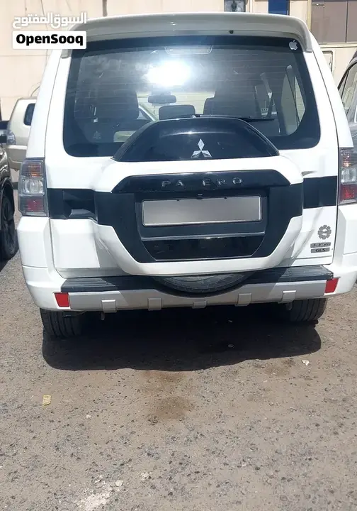 Mitsubishi Pajero 2015 photo 2