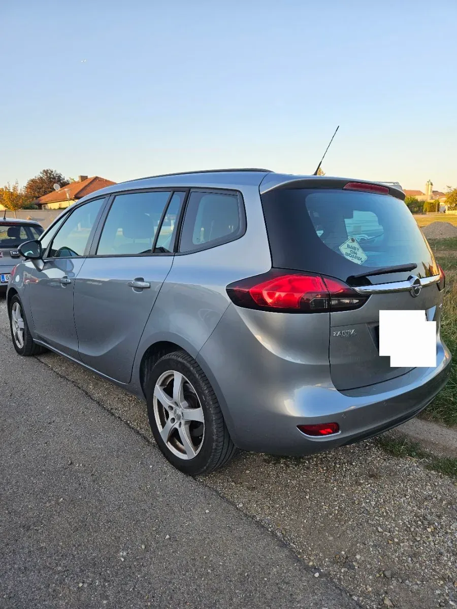 Opel Zafira 2012 photo 3