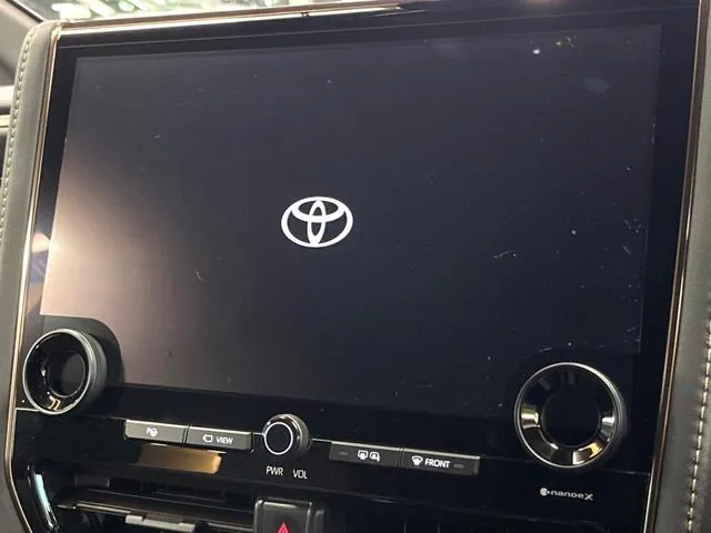 Toyota Alphard Z 2024 photo 5