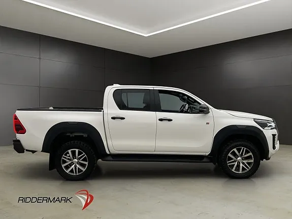 Toyota Hilux 2023 photo 2