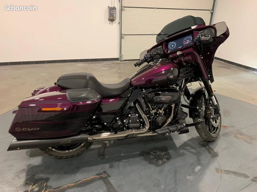 Harley-Davidson Cvo Street Glide 2025 photo 4
