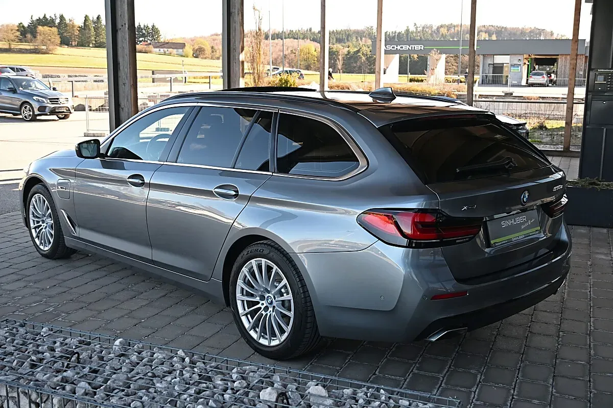 BMW 5 Series 2022 photo 3
