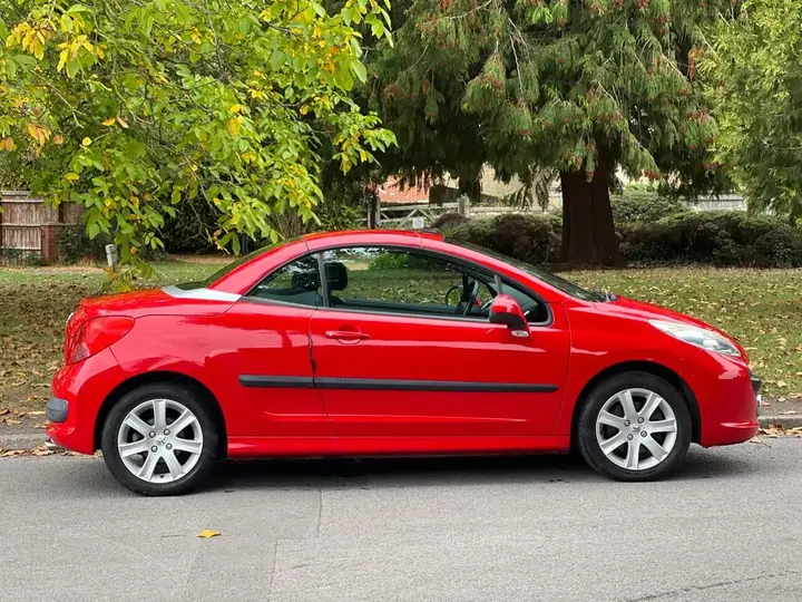 Peugeot 207 2007 photo 3