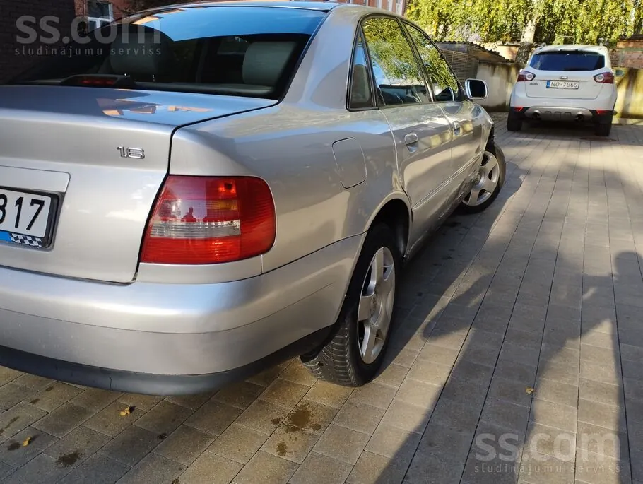 Audi A4 2000 photo 2
