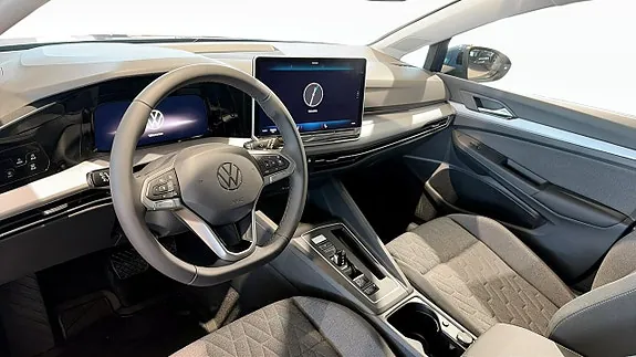 Volkswagen Golf I 2026 photo 3