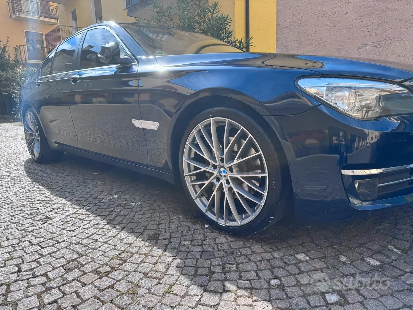 BMW 7 Series 2012 photo 4