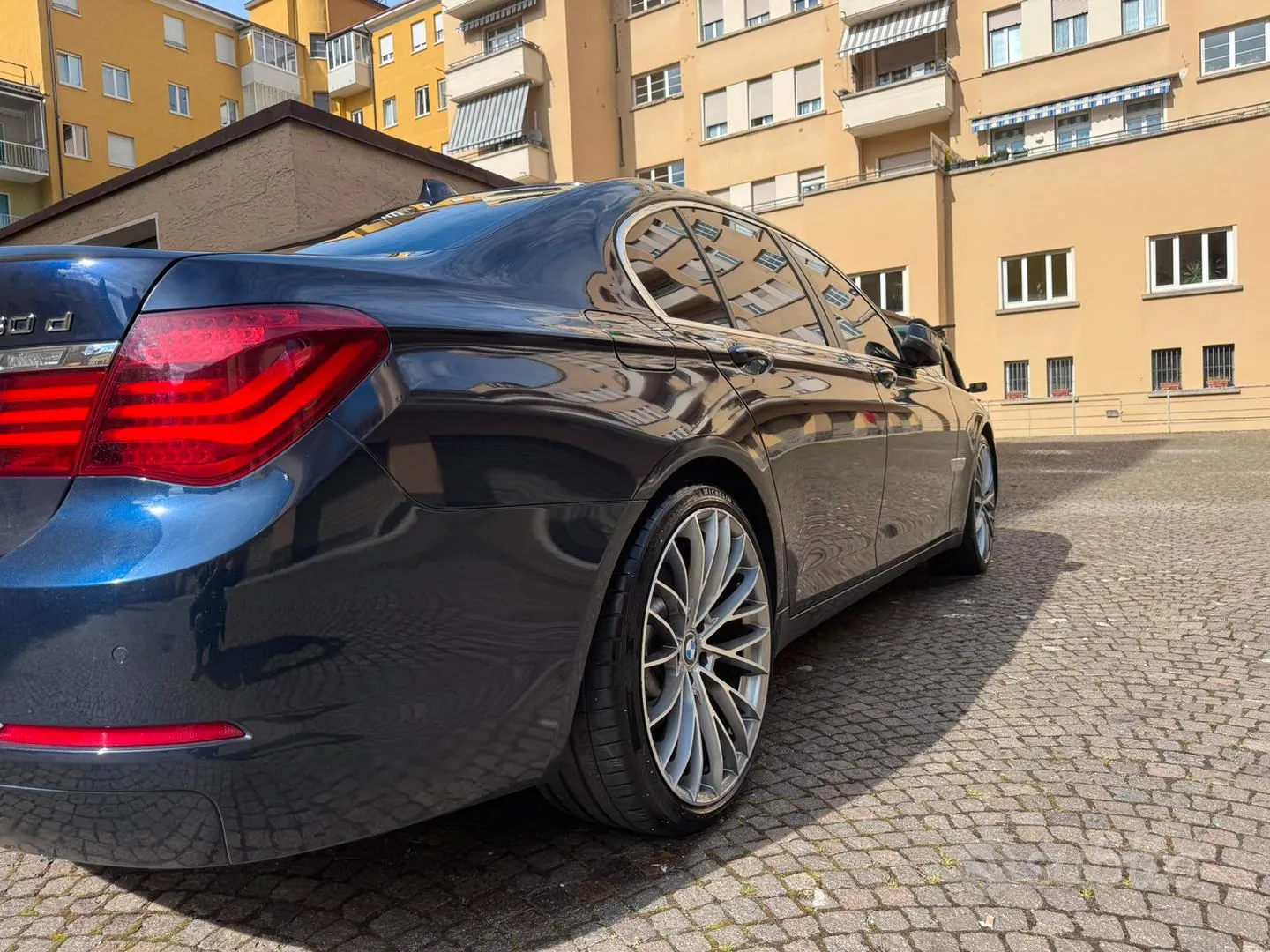 BMW 7 Series 2012 photo 5