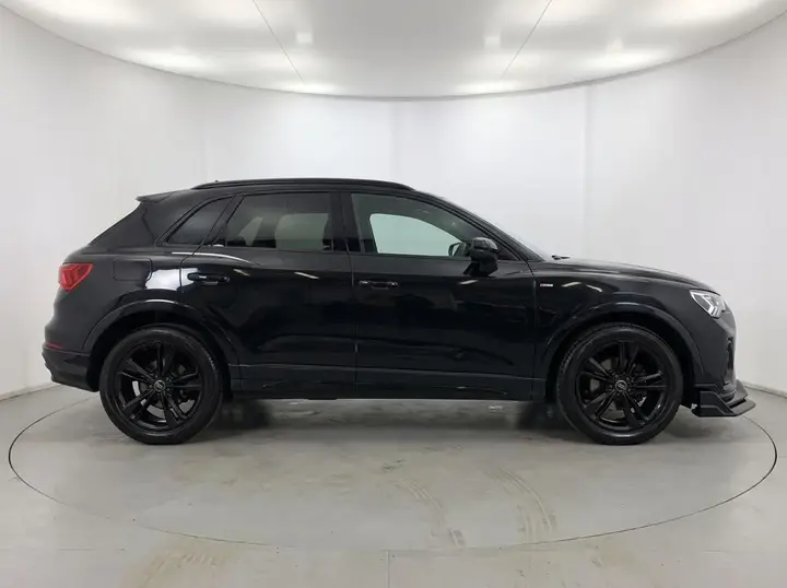 Audi Q3 2021 photo 4
