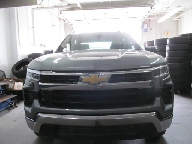 Chevrolet Silverado 1500 2025 photo 2