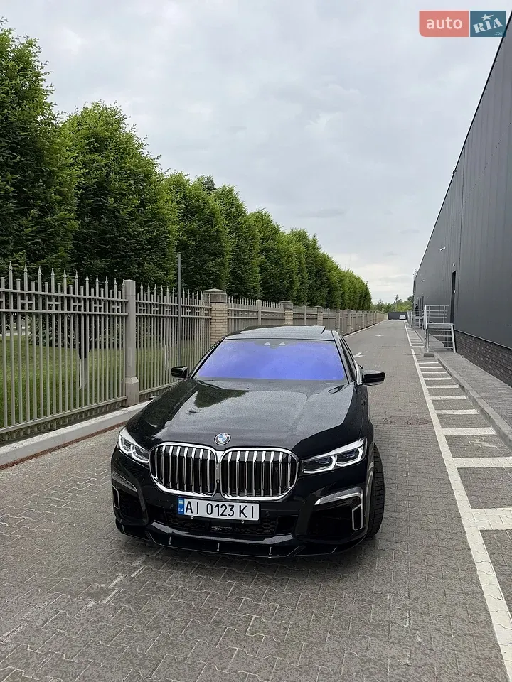 BMW 7 Series 2016 photo 2