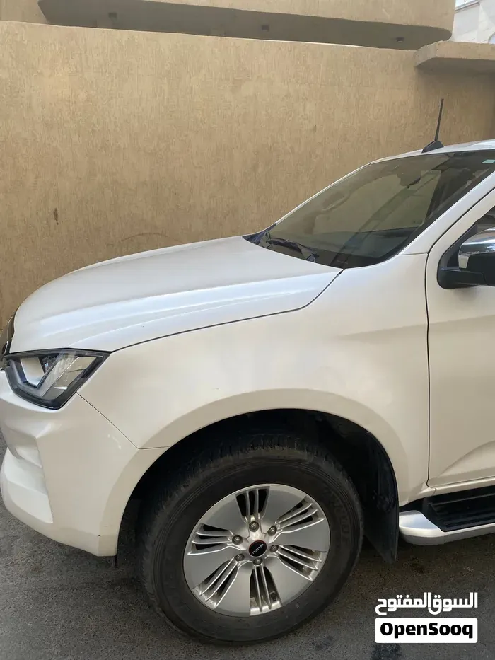 Isuzu D-Max 2021 photo 2