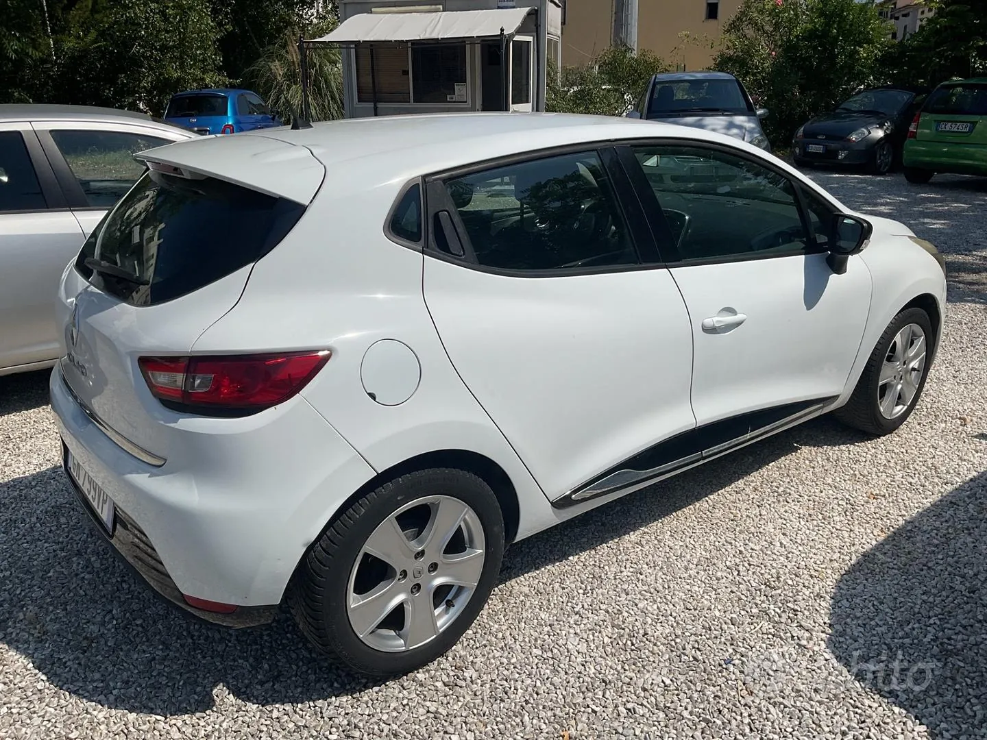 Renault Clio 2013 photo 2