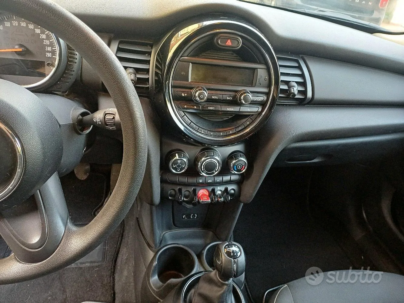 Mini One First 2016 photo 4
