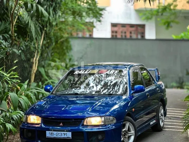 Mitsubishi Lancer 1992 photo 2