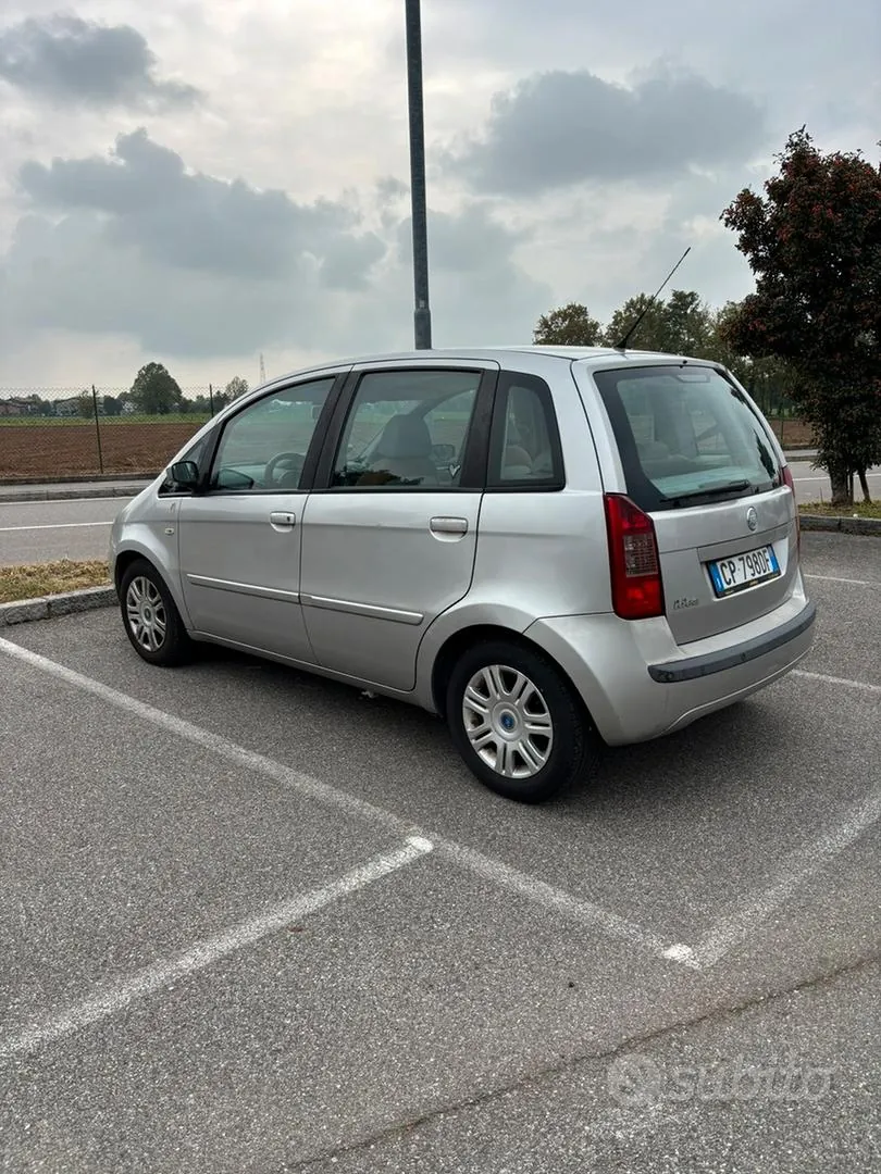 Fiat Idea 2004 photo 2