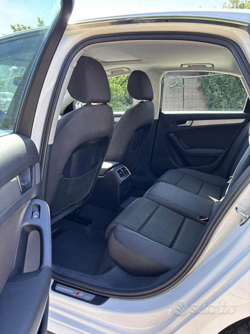 Audi A4 2010 photo 3