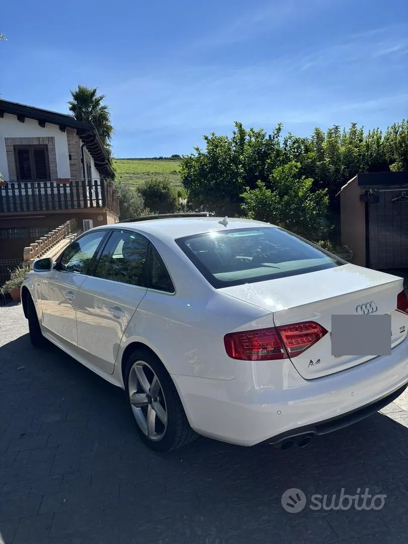 Audi A4 2010 photo 2