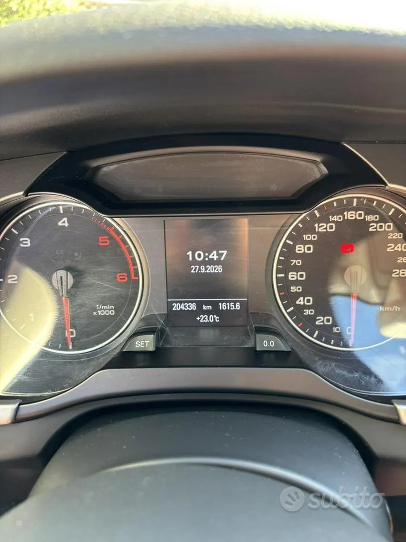 Audi A4 2010 photo 5