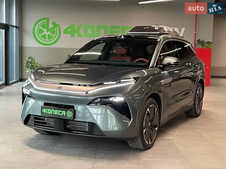 BYD Tang L