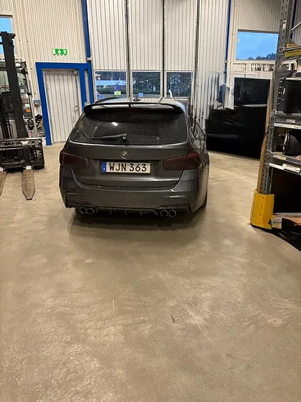 BMW 330I 2016 photo 3