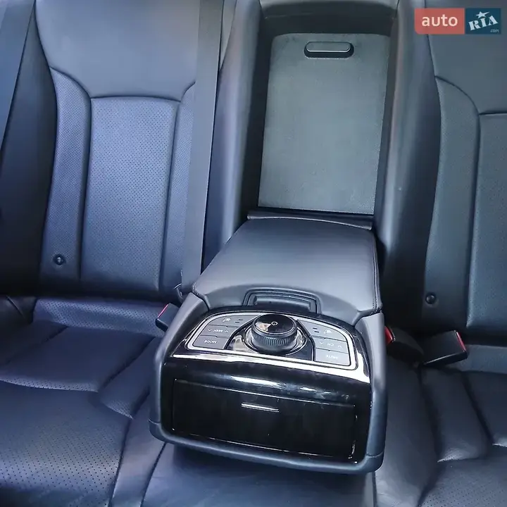 Hyundai Grandeur 2013 photo 2