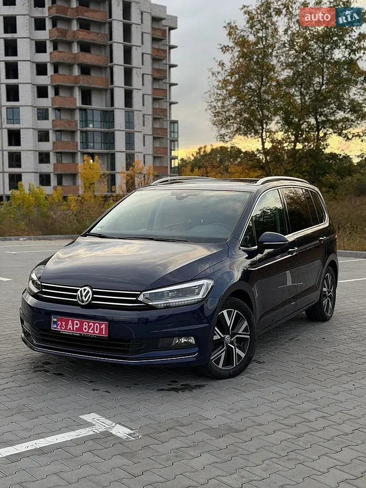 Volkswagen Touran 2020 photo 2