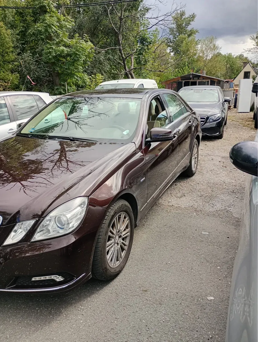 Mercedes-Benz E-Class 2010 photo 3