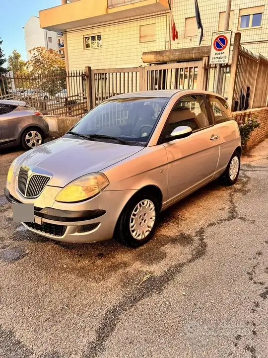 Lancia Ypsilon