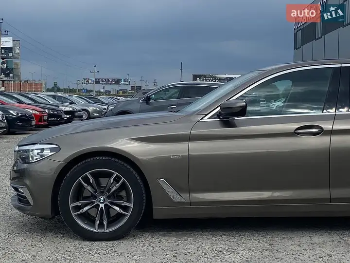 BMW 5 Series 2017 photo 2