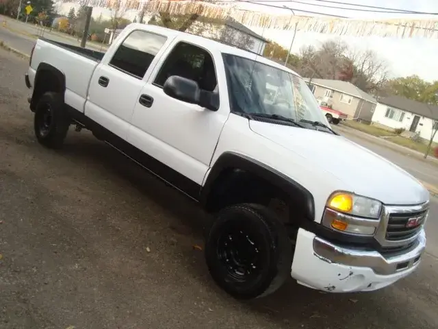GMC Sierra 2500Hd 2004 photo 4