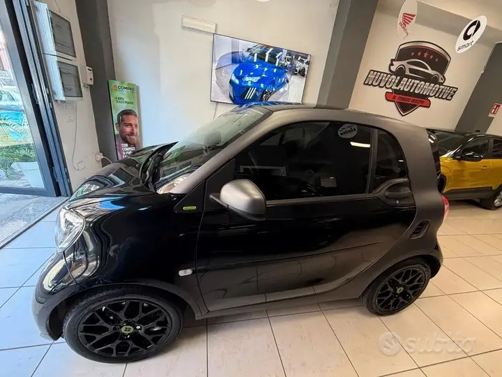 Smart Fortwo 2019 photo 2