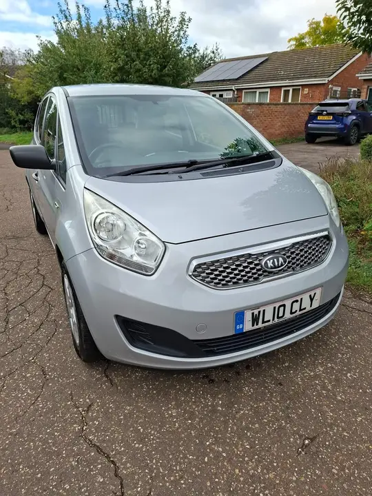 Kia Venga 2010 photo 2