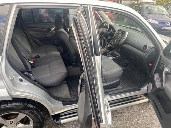Toyota Rav4 2004 photo 3