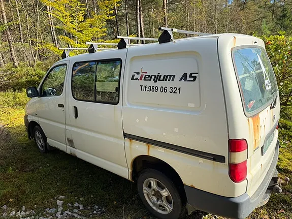 Toyota Hiace 2008 photo 2