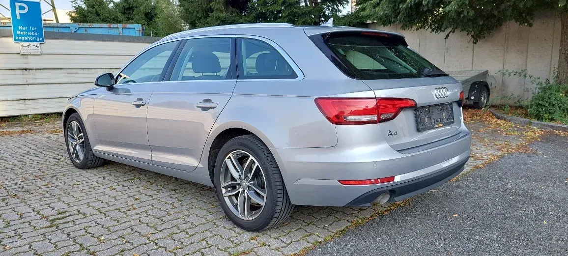 Audi A4 2015 photo 2