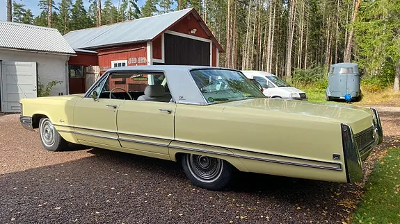 Chrysler Imperial 1968 photo 3