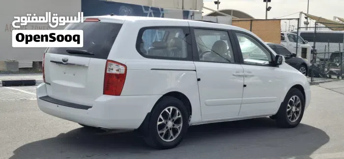 Kia Carnival 2015 photo 4
