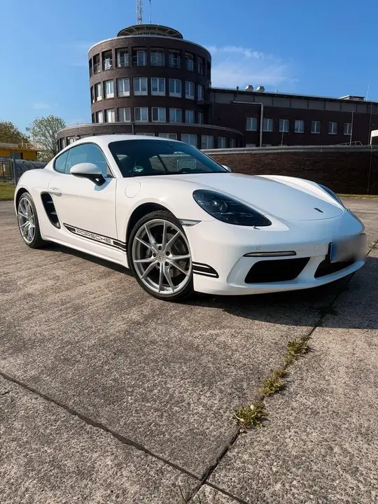 Porsche 718 Cayman