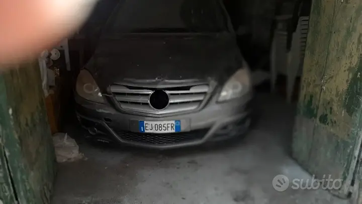 Mercedes-Benz B200