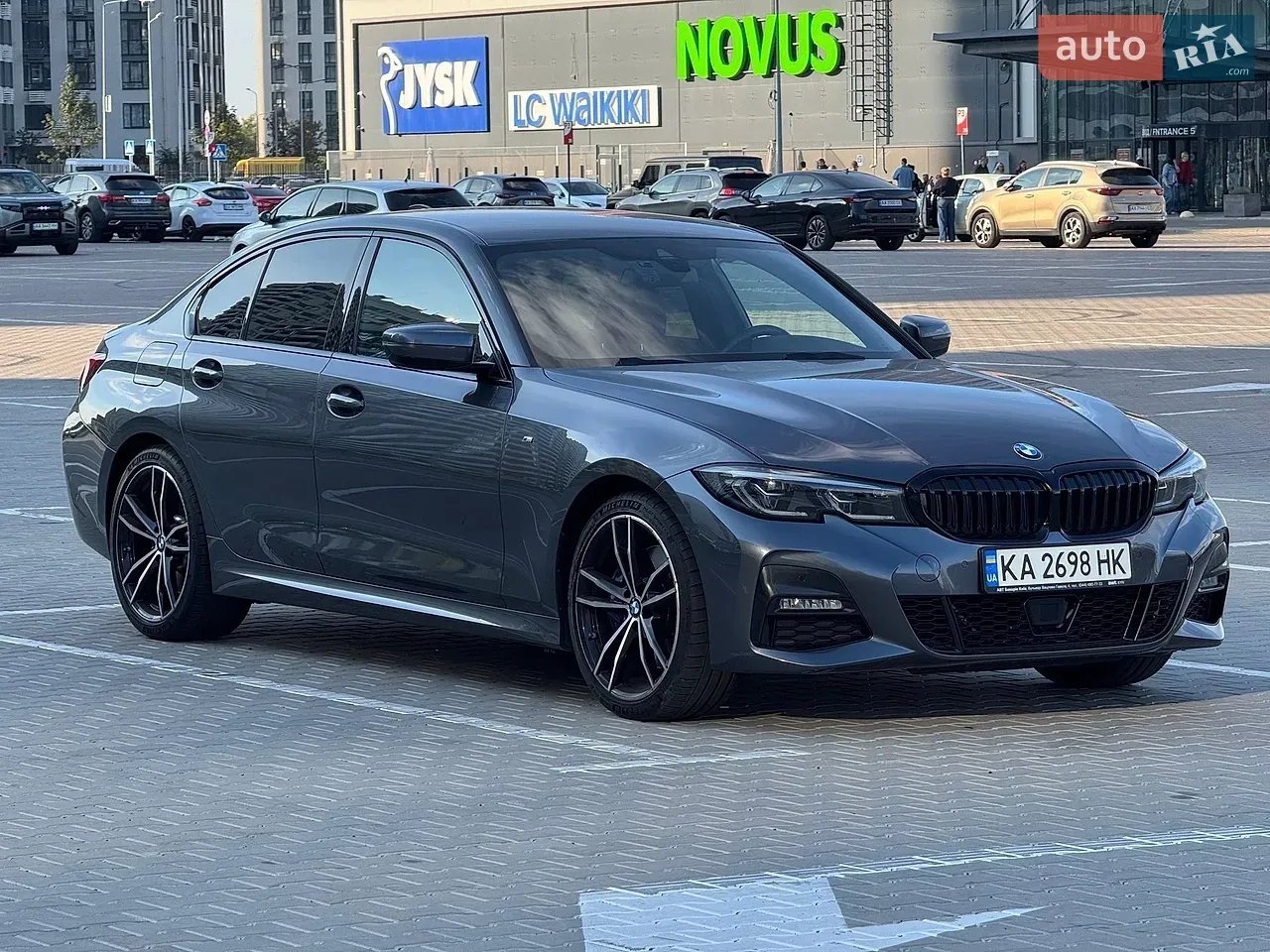 BMW 3 Series 2022 photo 2