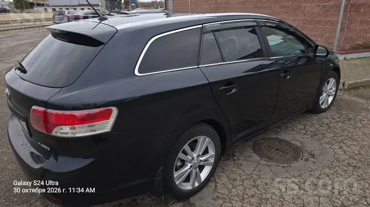 Toyota Avensis 2010 photo 5