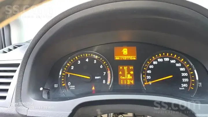 Toyota Avensis 2010 photo 2