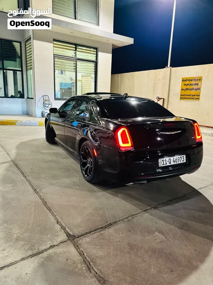 Chrysler 300 2022 photo 4