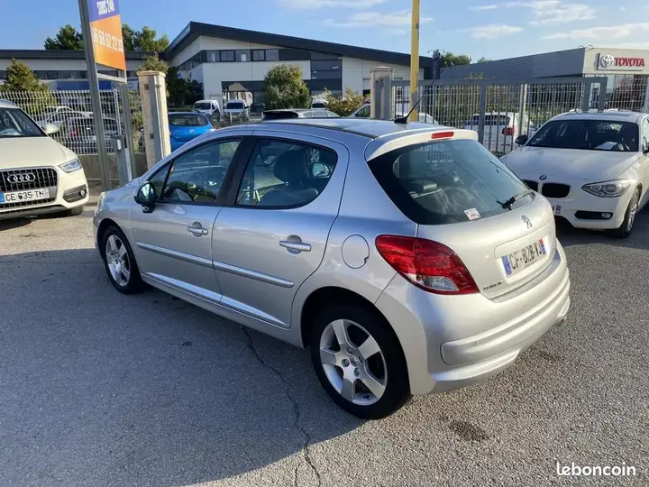 Peugeot 207 2012 photo 4