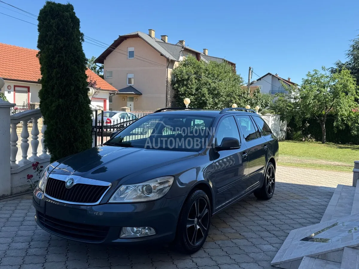 Skoda Octavia 2009 photo 2